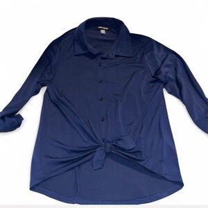 Cable & Gauge Navy Button-Front Tie Hem Blouse